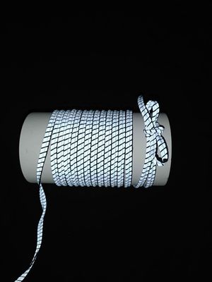 Nhà sản xuất đường ống phản quang 100% Polyester Nhà cung cấp Dây Vis cao