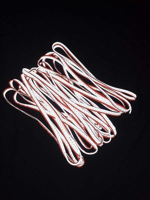 Đường ống phản quang màu đen cho quần áo Loại 2 Polyester T / C Sợi phụ kiện quần áo đầy màu sắc